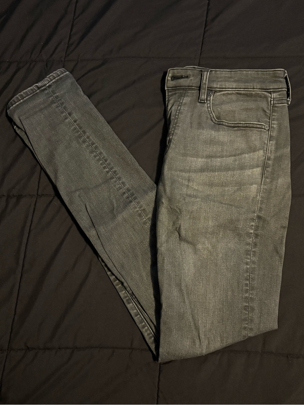 Uniqlo SKINNY Jeans in Dark/Faded Gray (31x34). Discontinued & HTF!